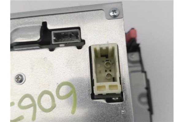 Recambio de autoradio para citroen c1 1.0 city edition referencia OEM IAM 86140YV010  