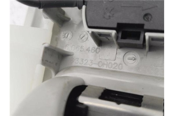 Recambio de luz delantero central techo para citroen c1 1.0 city edition referencia OEM IAM 633230H020  