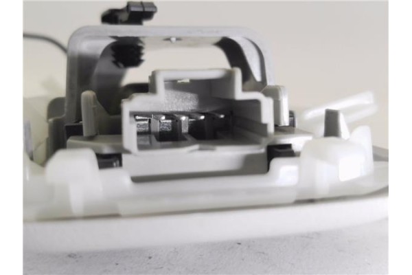 Recambio de luz delantero central techo para citroen c1 1.0 city edition referencia OEM IAM 633230H020  