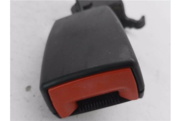 Recambio de anclaje cinturon trasero derecho para volkswagen up! (121) 1.0 black up! referencia OEM IAM 1S0857740A  