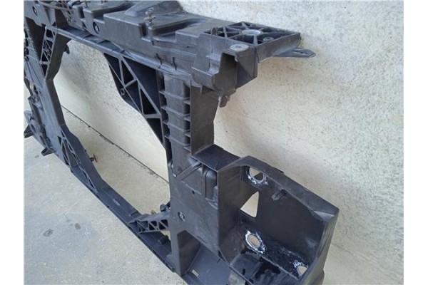 Recambio de frente delantero para renault megane iii sport tourer 1.5 dynamique referencia OEM IAM 752100004R  