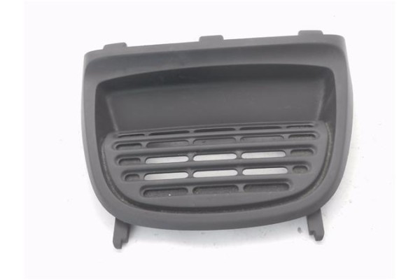 Recambio de rejilla entrada de aire para citroen c1 1.0 city edition referencia OEM IAM 554040H010 1389214X 