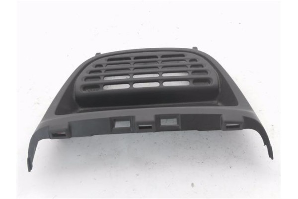 Recambio de rejilla entrada de aire para citroen c1 1.0 city edition referencia OEM IAM 554040H010 1389214X 