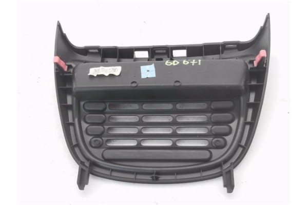 Recambio de rejilla entrada de aire para citroen c1 1.0 city edition referencia OEM IAM 554040H010 1389214X 