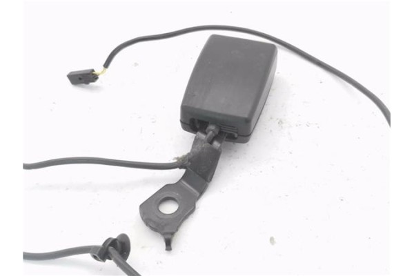 Recambio de anclaje cinturon delantero derecho para volkswagen up! (121) 1.0 black up! referencia OEM IAM 1S0857756Q  