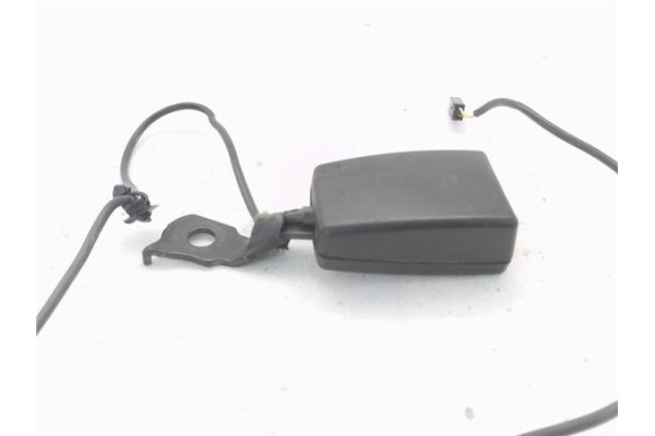 Recambio de anclaje cinturon delantero derecho para volkswagen up! (121) 1.0 black up! referencia OEM IAM 1S0857756Q  