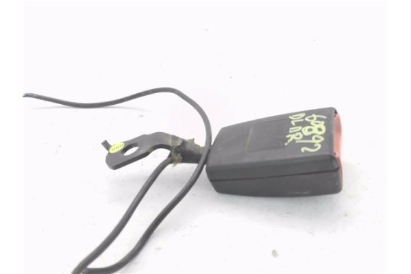 Recambio de anclaje cinturon delantero derecho para volkswagen up! (121) 1.0 black up! referencia OEM IAM 1S0857756Q  