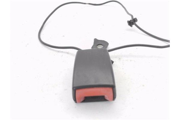 Recambio de anclaje cinturon delantero derecho para volkswagen up! (121) 1.0 black up! referencia OEM IAM 1S0857756Q  