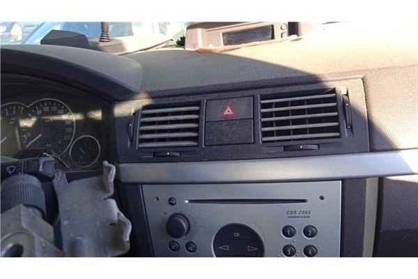 Recambio de rejilla entrada de aire para opel meriva 1.6 16v referencia OEM IAM   