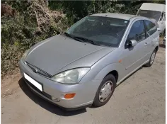 ford focus sedán (dfw) del año 2001