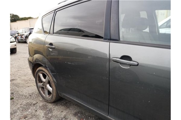 Recambio de puerta trasero derecha para toyota corolla verso (r1) 2.2 d-4d sport referencia OEM IAM   