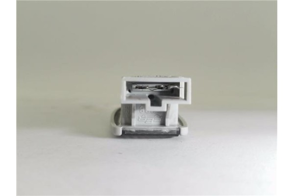 Recambio de luz interior techo para volkswagen polo v (6r1) 1.6 advance referencia OEM IAM 3B0947113  