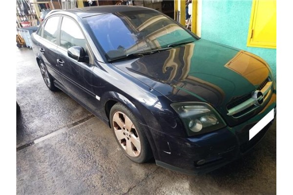 opel vectra c berlina del año 2004