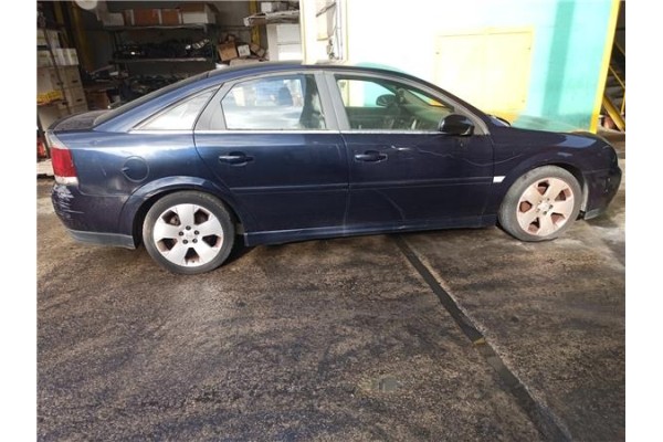 opel vectra c berlina del año 2004