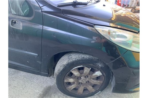 Recambio de aleta delantero derecha para peugeot 207 1.4 referencia OEM IAM 7841V0  