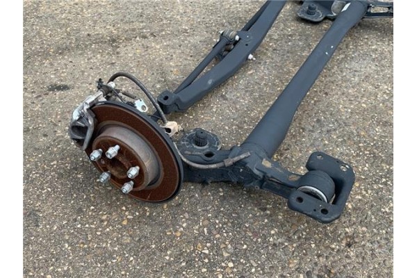 Recambio de puente trasero para opel astra j berlina 5p 1.6 excellence referencia OEM IAM 13417400 13417399 
