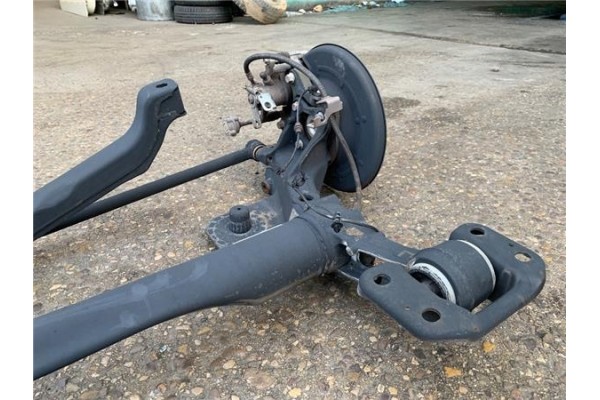 Recambio de puente trasero para opel astra j berlina 5p 1.6 excellence referencia OEM IAM 13417400 13417399 