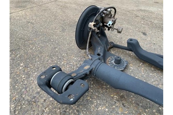Recambio de puente trasero para opel astra j berlina 5p 1.6 excellence referencia OEM IAM 13417400 13417399 