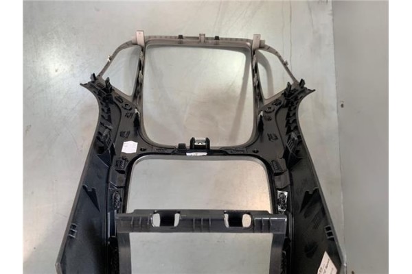 Recambio de consola para opel astra j berlina 5p 1.6 selective referencia OEM IAM 13349237 JCI340685796 