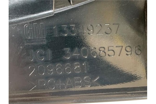 Recambio de consola para opel astra j berlina 5p 1.6 selective referencia OEM IAM 13349237 JCI340685796 