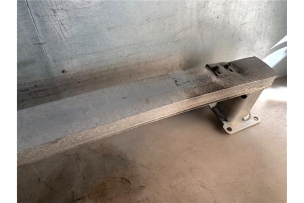 Recambio de refuerzo paragolpes para citroen c3 picasso 1.6 exclusive referencia OEM IAM 742246  