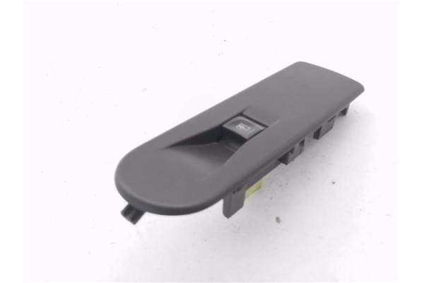 Recambio de mando elevalunas delantero derecho para renault captur i 1.2 intens referencia OEM IAM 1135206X 809602454R 