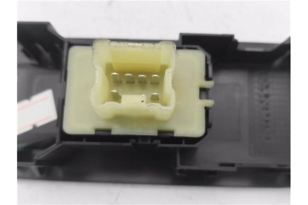 Recambio de mando elevalunas delantero derecho para renault captur i 1.2 intens referencia OEM IAM 1135206X 809602454R 