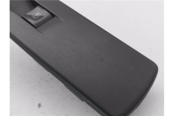 Recambio de mando elevalunas delantero derecho para renault captur i 1.2 intens referencia OEM IAM 1135206X 809602454R 