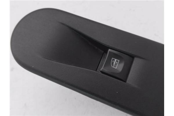 Recambio de mando elevalunas delantero derecho para renault captur i 1.2 intens referencia OEM IAM 1135206X 809602454R 