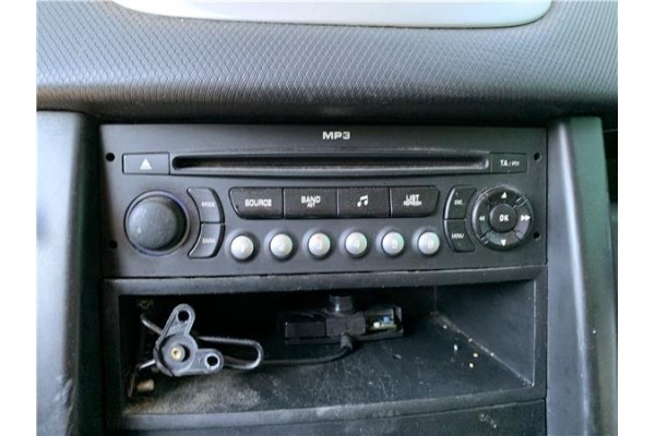 Recambio de autoradio para peugeot 207 1.4 referencia OEM IAM 6574LT 16077506XT 
