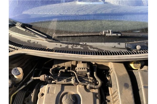 Recambio de brazo limpiaparabrisas delantero derecho para peugeot 207 1.4 referencia OEM IAM 6429AN  