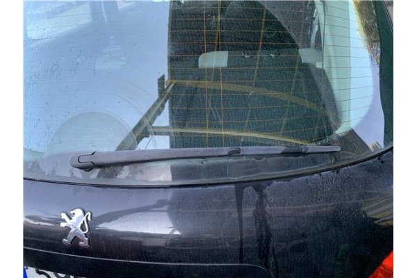 Recambio de brazo limpiaparabrisas trasero para peugeot 207 1.4 referencia OEM IAM 6429AR  