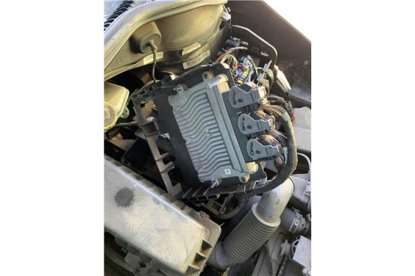 Recambio de centralita para peugeot 207 1.4 referencia OEM IAM 215865398A SW9665424480 