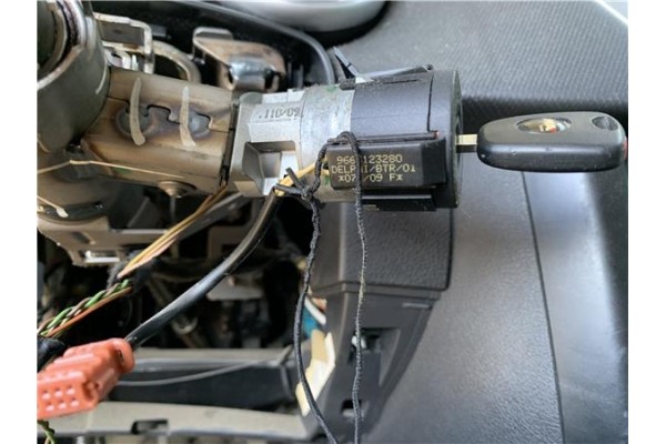 Recambio de clausor para peugeot 207 1.4 referencia OEM IAM 9663123280 07109F 