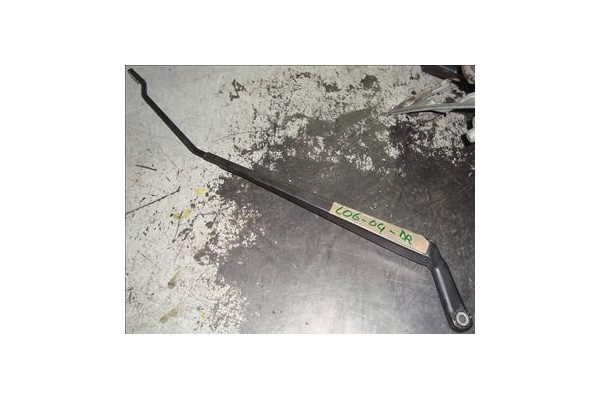 Recambio de brazo limpiaparabrisas delantero para peugeot 206 berlina (1998) 1.4 hdi eco 70 referencia OEM IAM   