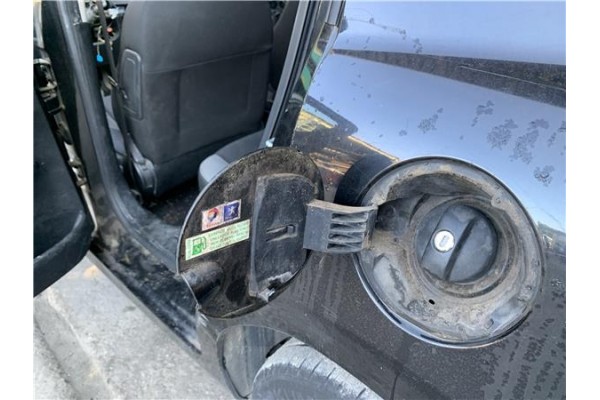 Recambio de tapa exterior combustible para peugeot 207 1.4 referencia OEM IAM 1517F5  