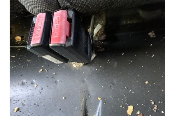 Recambio de anclaje cinturon trasero derecho para peugeot 207 1.4 referencia OEM IAM 9151739 8974TA 