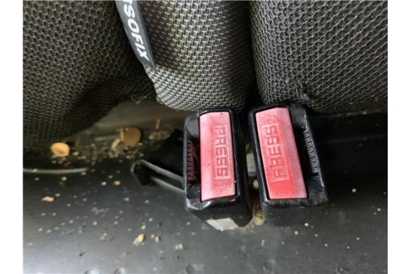 Recambio de anclaje cinturon trasero derecho para peugeot 207 1.4 referencia OEM IAM 9151739 8974TA 