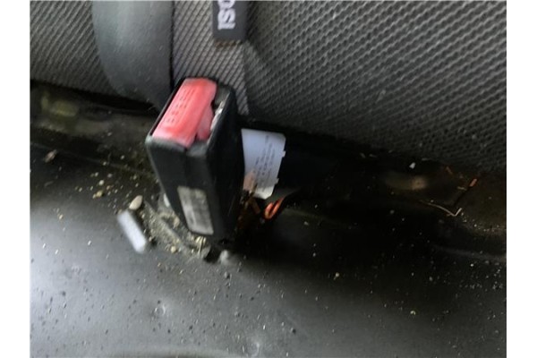 Recambio de anclaje cinturon trasero izquierdo para peugeot 207 1.4 referencia OEM IAM 96498078XX 9151739 