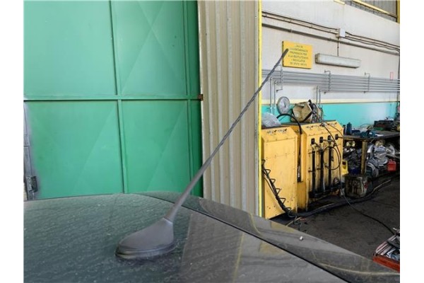 Recambio de antena electrica para peugeot 207 1.4 referencia OEM IAM 6561TS 6561W5 