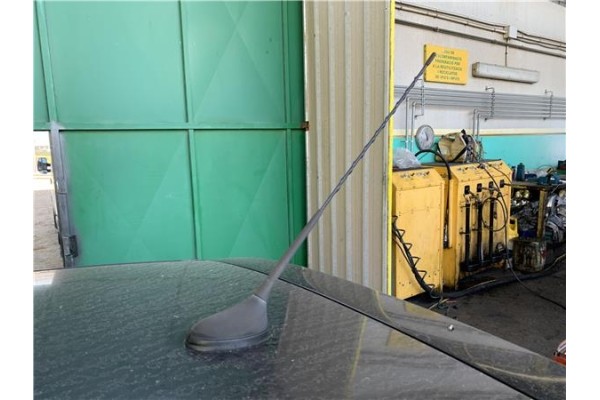 Recambio de antena electrica para peugeot 207 1.4 referencia OEM IAM 6561TS 6561W5 