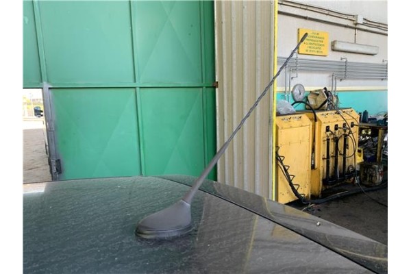 Recambio de antena electrica para peugeot 207 1.4 referencia OEM IAM 6561TS 6561W5 