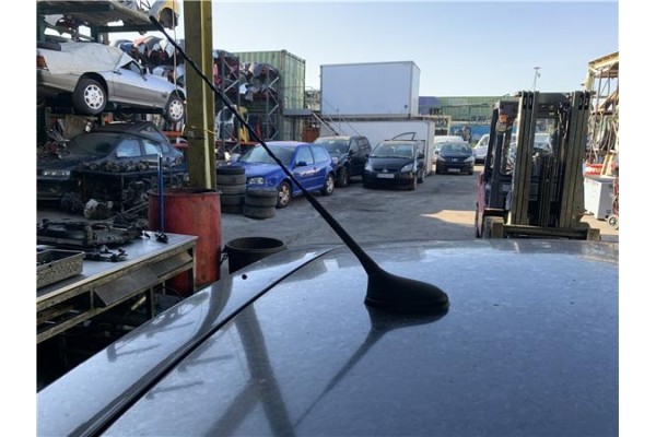 Recambio de antena electrica para peugeot 207 1.4 referencia OEM IAM 6561TS 6561W5 