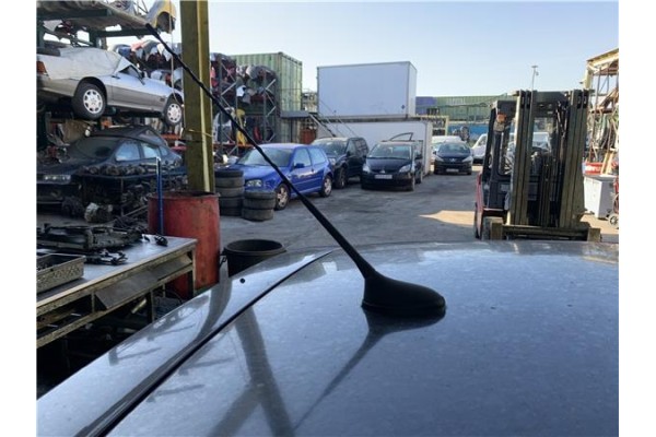 Recambio de antena electrica para peugeot 207 1.4 referencia OEM IAM 6561TS 6561W5 