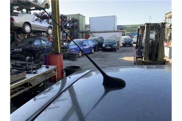 Recambio de antena electrica para peugeot 207 1.4 referencia OEM IAM 6561TS 6561W5 