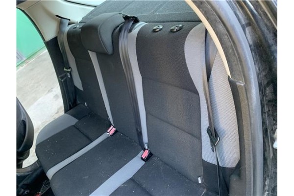 Recambio de asientos traseros para peugeot 207 1.4 referencia OEM IAM 8852K2 8852K3 