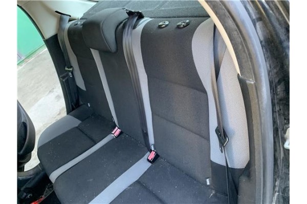 Recambio de asientos traseros para peugeot 207 1.4 referencia OEM IAM 8852K2 8852K3 