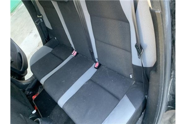 Recambio de asientos traseros para peugeot 207 1.4 referencia OEM IAM 8852K2 8852K3 