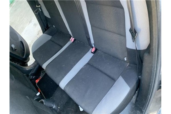 Recambio de asientos traseros para peugeot 207 1.4 referencia OEM IAM 8852K2 8852K3 