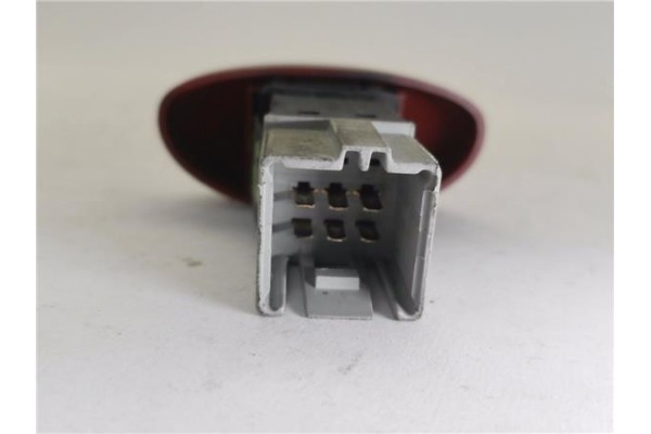 Recambio de interruptor luces emergencia para citroen xsara picasso 2.0 hdi referencia OEM IAM 655422  